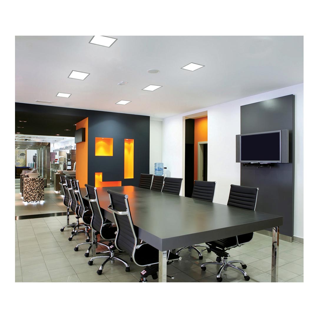 چراغ LED توکار Elegant الگانت مازی نور 18 وات اندازه 32 در 32 صفحه شيري ساتن