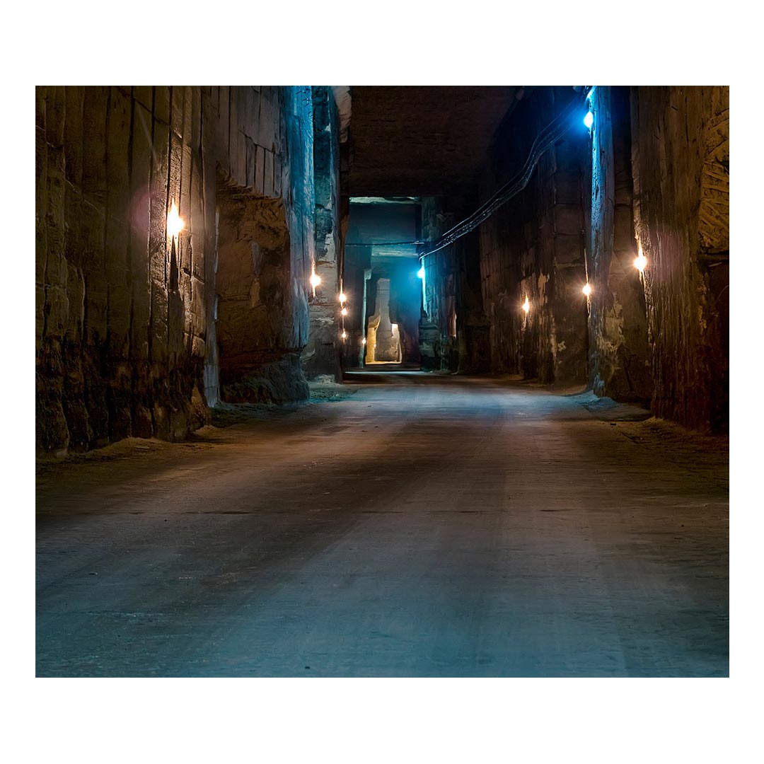 چراغ تونلی براي لامپ 150 و 200 وات مدل راکی بدون حفاظ مازی نور